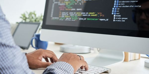 ¿Tu negocio necesita una página web o solo redes sociales?